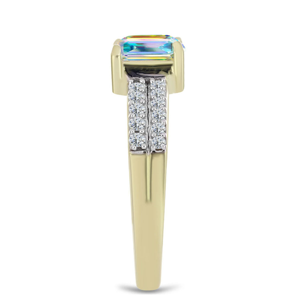 Anillo de Plata Bañada en Oro con Moisanita hielo y Topacio Blanco