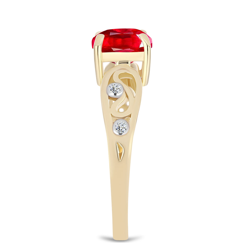 Anillo de Plata Bañada en Oro con Ágata Roja y Topacio Blanco