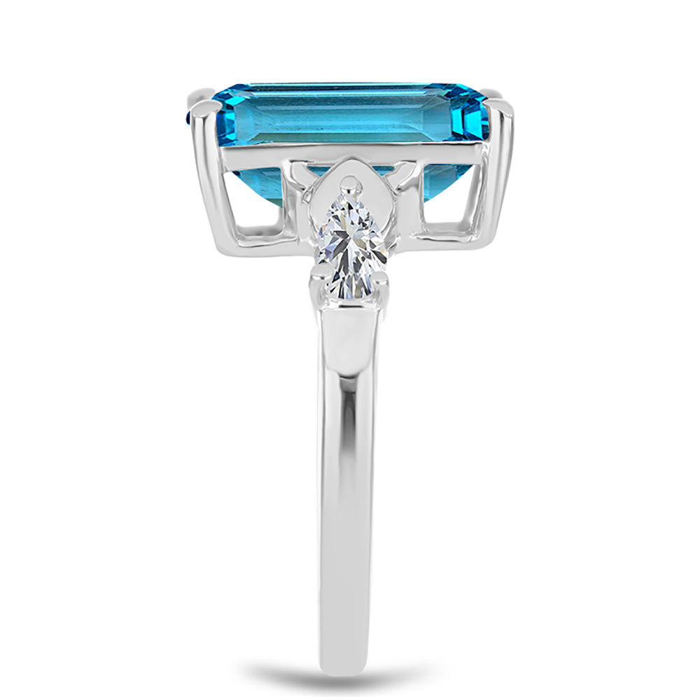 Anillo de Plata con Topacio Azul Suizo y Topacio Blanco