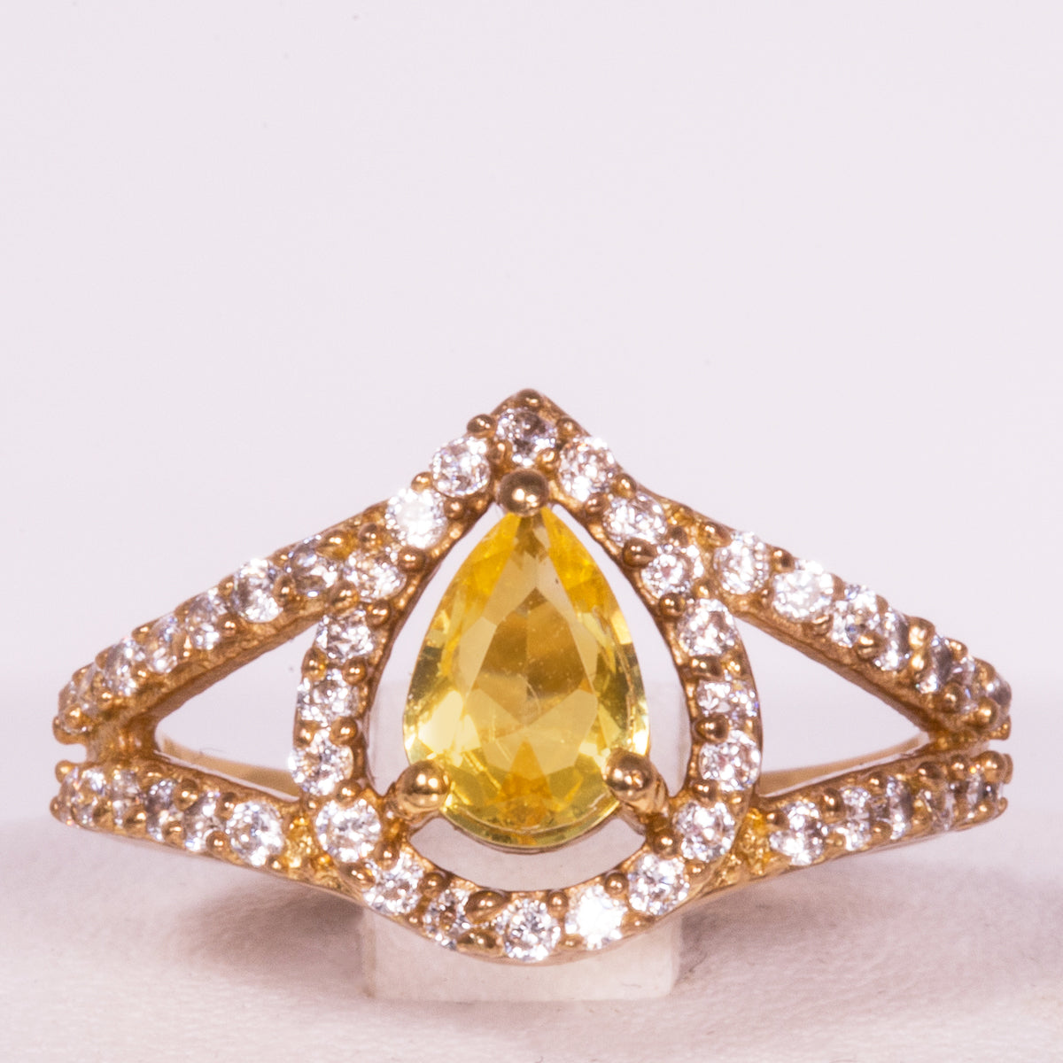 Anillo de Aleación Bañado en Oro con Cristal Emporia® Amarillo 1 