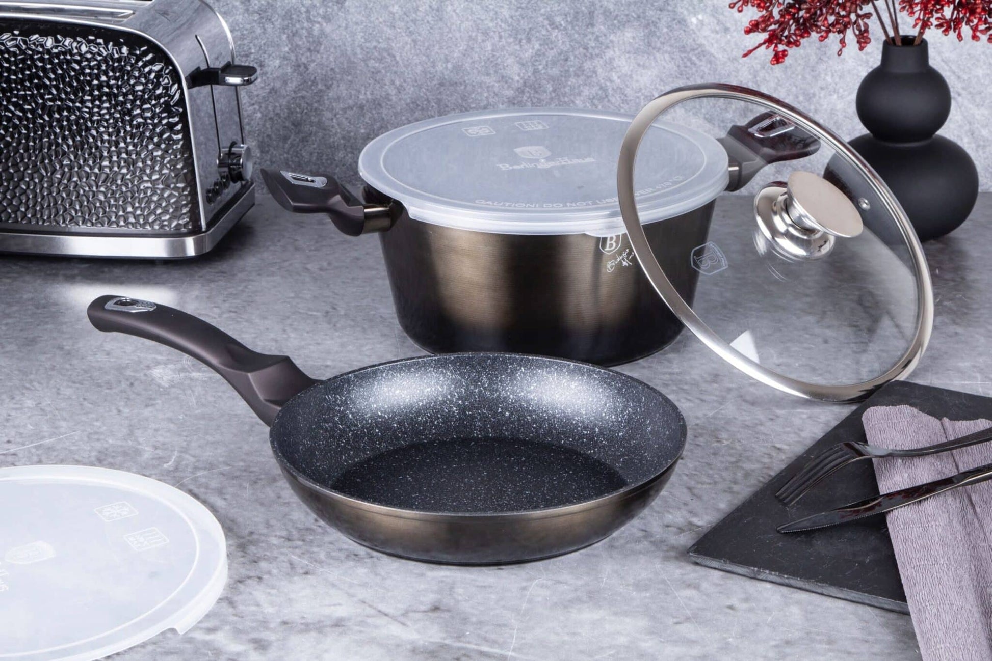 Batería de cocina de 5 piezas Berlinger Haus en la línea métalica brillante en negro 3 
