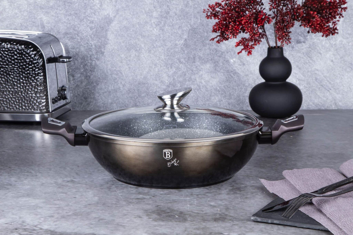 Wok con tapa Berlinger Haus   de la línea metálica brillante en negro, 30 cms