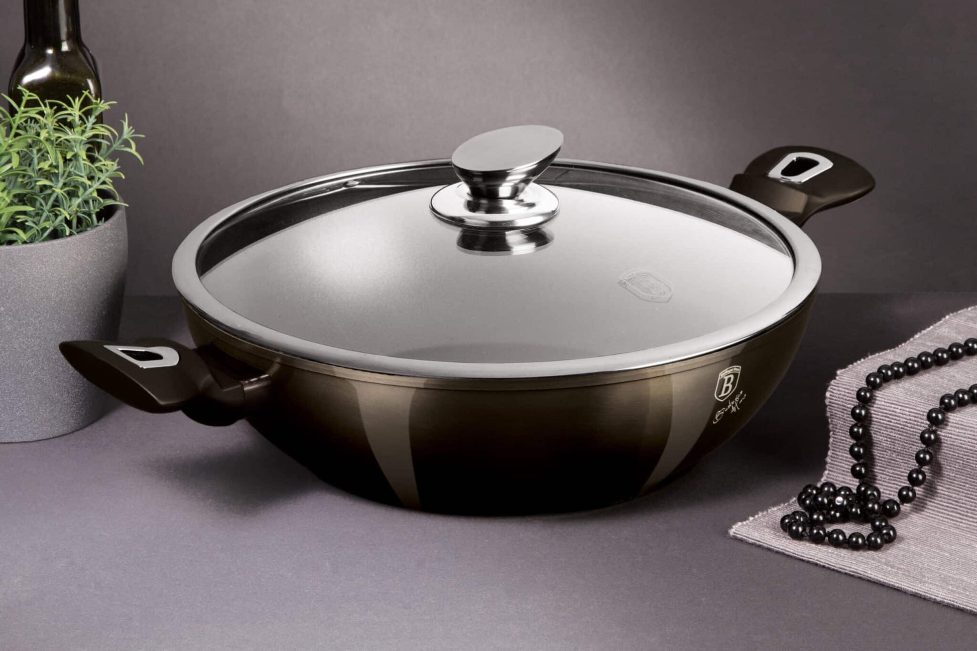 Wok con tapa Berlinger Haus   de la línea metálica brillante en negro, 30 cms 6 