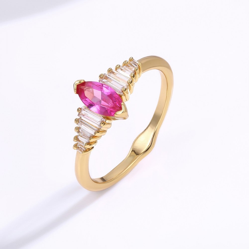 Anillo de Aleación Bañado en Oro con Cristal Emporia® Rojo