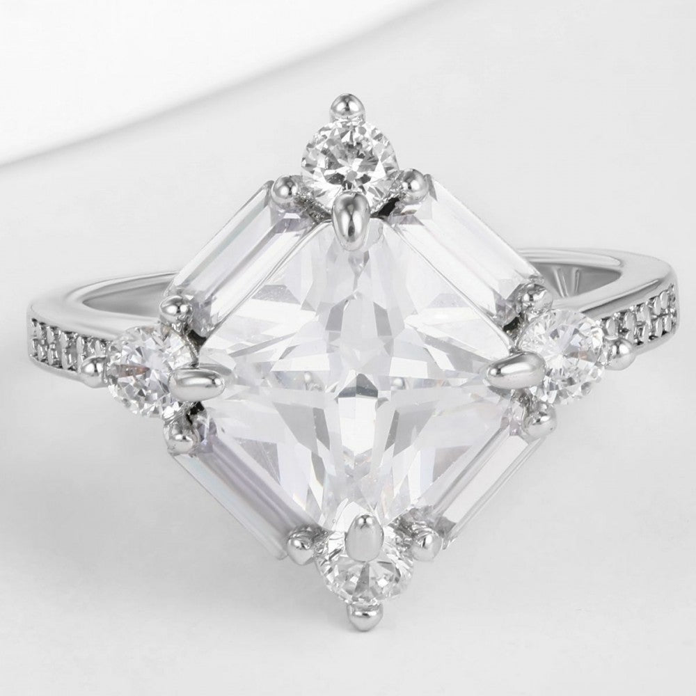 Anillo de Aleación Bañado en Oro con Cristal Emporia® Blanco 1 