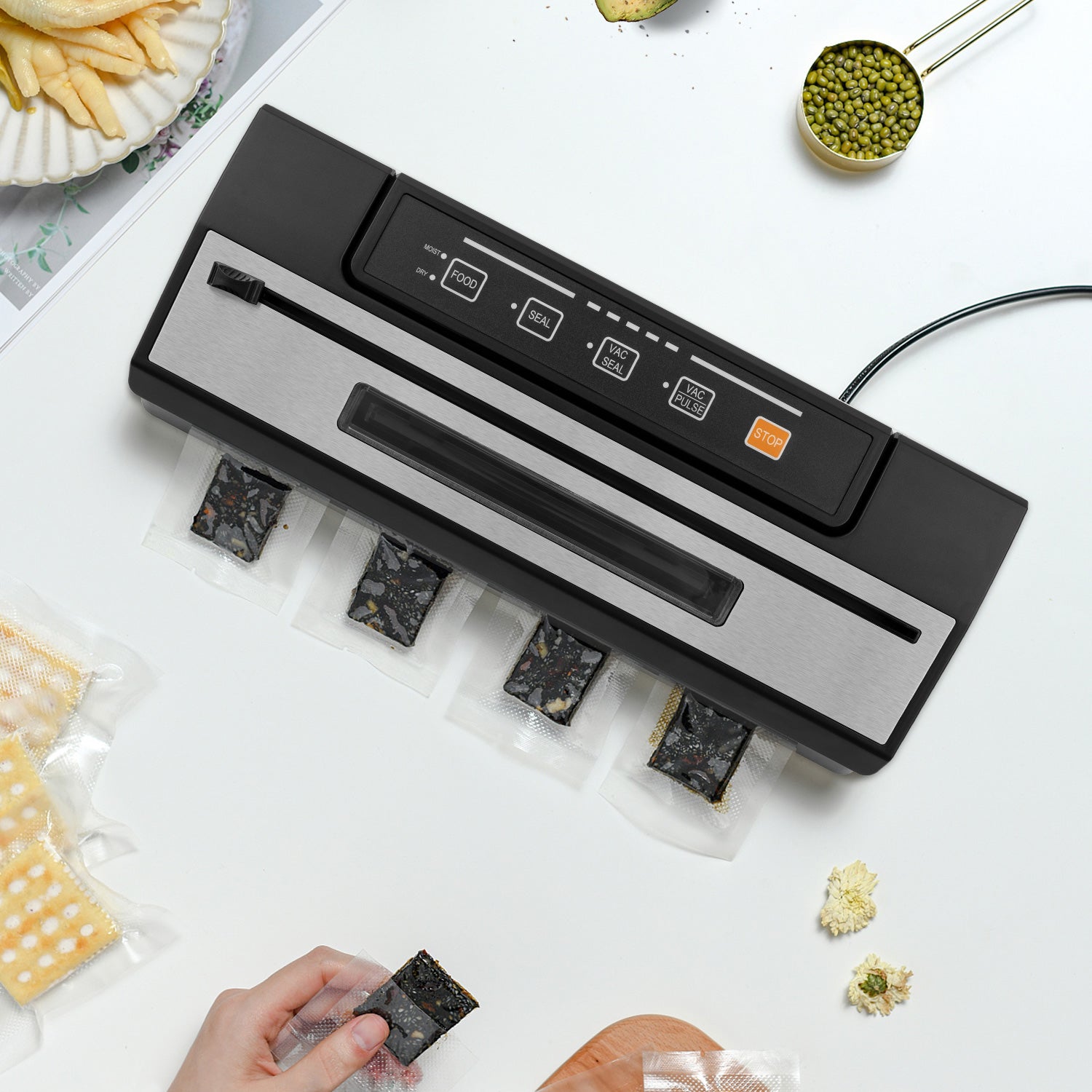 Vacuum Sealer with Pulse Function and built-in Bag cutter, black 7 