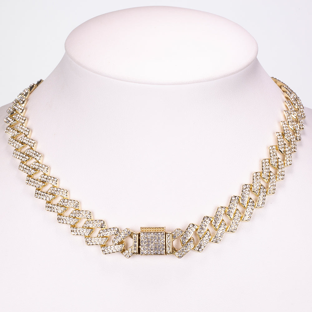 Conjunto de joyas Emporia de 4 piezas, de alta calidad y en tono dorado, presentado en una exclusiva caja de regalo con efecto piel (incluye reloj, pulsera, collar grueso y collar con colgante de cruz con cristal blanco Emporia).