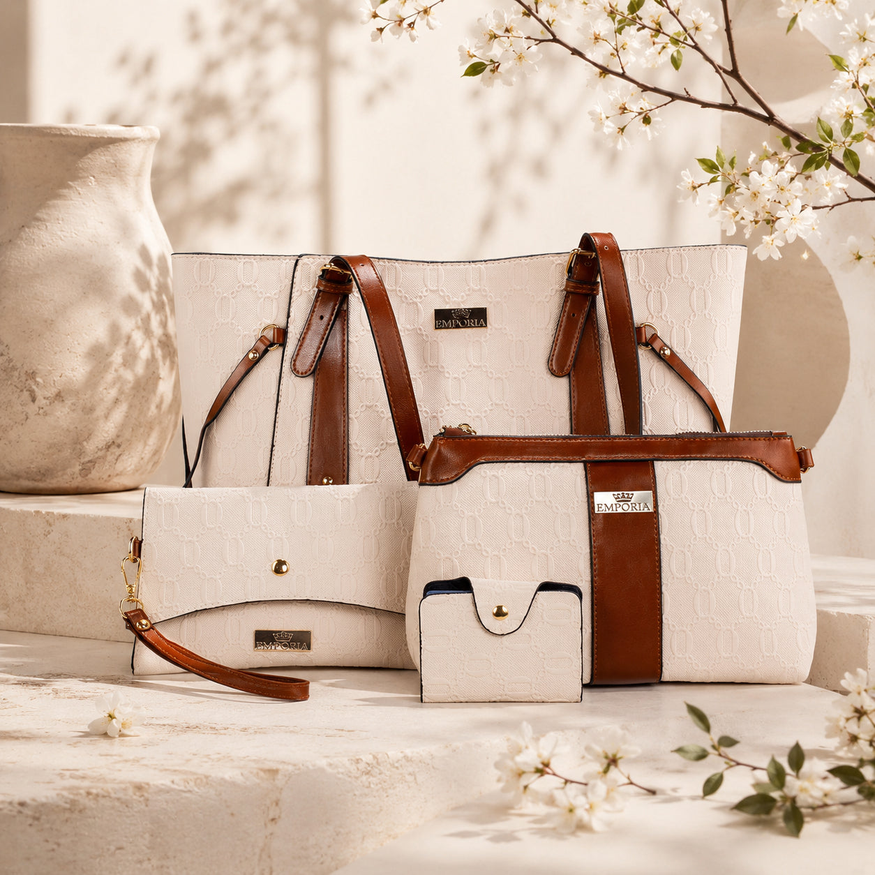Colección Primavera 2026 de Emporia - "Toffee Lux", juego de 4 bolsos; piel sintética, marrón crema. 6 