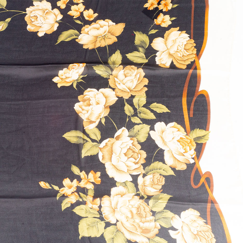 Bufanda lienzo y floración, 85 x 180 cms, negro, 100% seda vegana