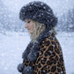 Gorro de invierno de piel sintética plateado con bufanda – talla única