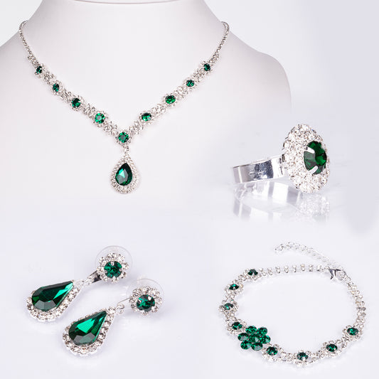 Conjunto de Aleación Bañado en Oro con Cristal Emporia® Verde y Cristal Emporia® Blanco ( Collar +Pendientes +Pulsera +Anillo )