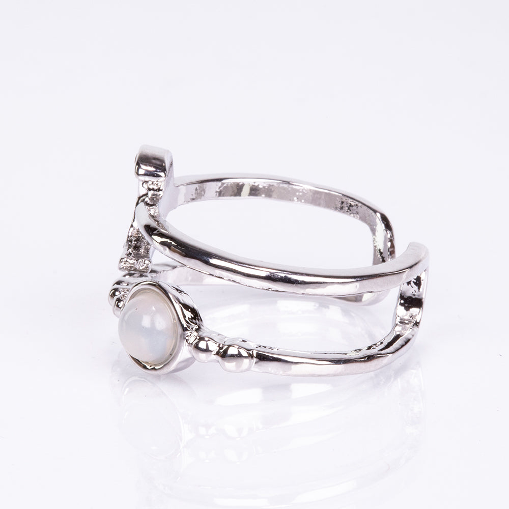 Anillo de Aleación Bañado en Oro con Piedra Lunar 3 
