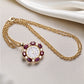 Collar de Aleación Bañado en Oro con Rubí y Cristal Emporia® Blanco