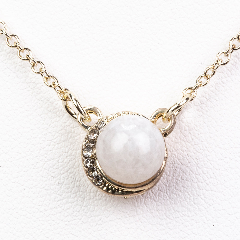 Collar de Aleación Bañado en Oro con Piedra Lunar Arco Iris y Cristal Emporia® Blanco