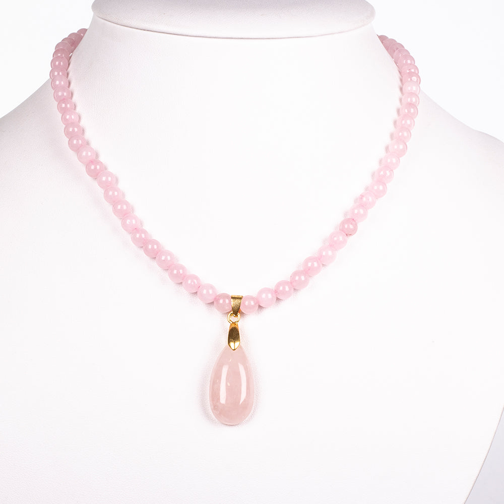 Collar de Aleación Bañado en Oro con Cuarzo Rosado