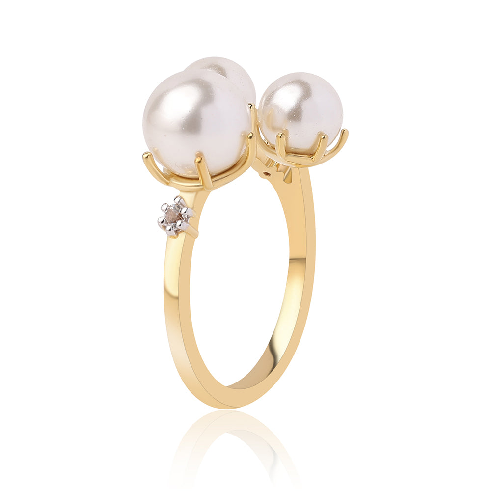 Anillo de Plata Bañada en Oro con Perla blanca de agua dulce y Topacio Blanco