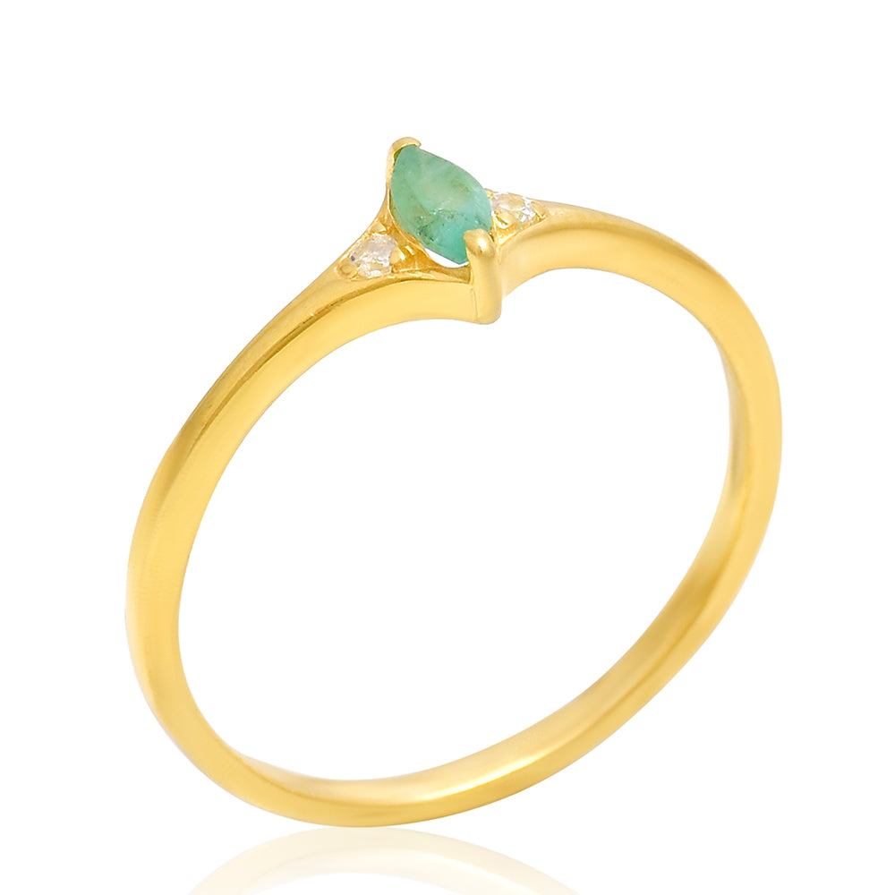 Anillo de Plata Bañada en Oro con Esmeralda de Brasil y Topacio Blanco