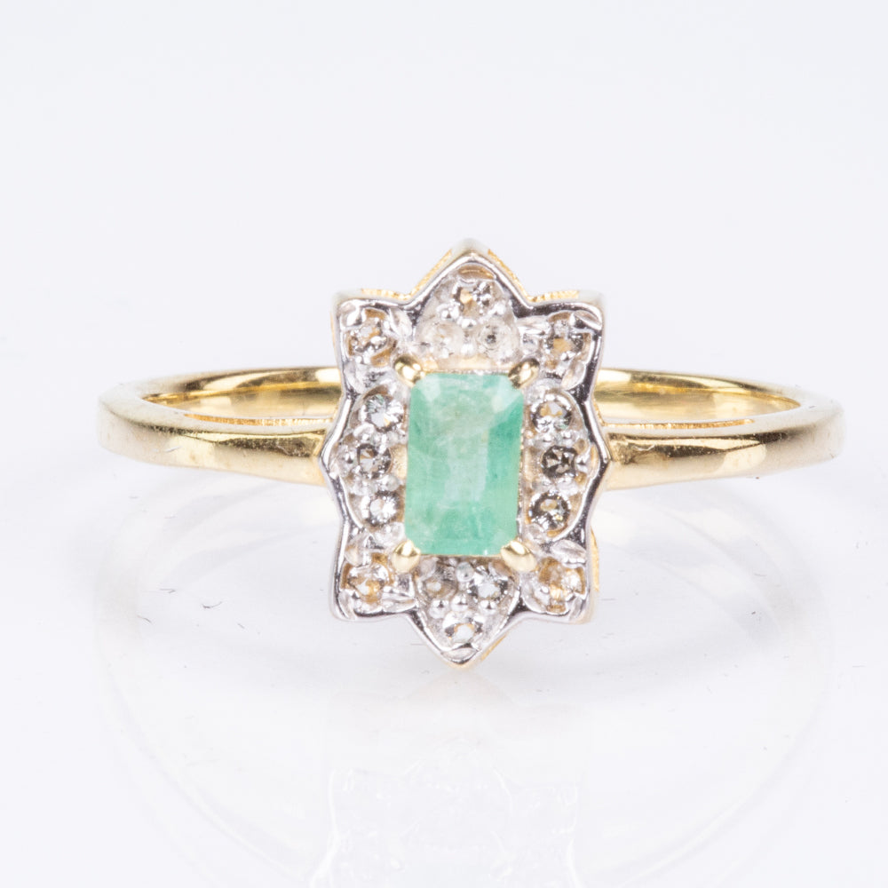 Anillo de Plata Bañada en Oro con Esmeralda de Brasil y Topacio Blanco 10 