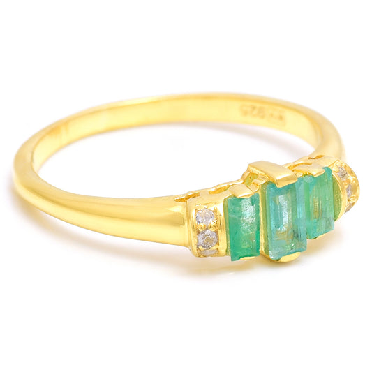 Anillo de Plata Bañada en Oro con Esmeralda de Brasil y Topacio Blanco