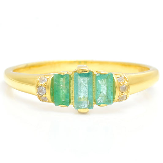 Anillo de Plata Bañada en Oro con Esmeralda de Brasil y Topacio Blanco