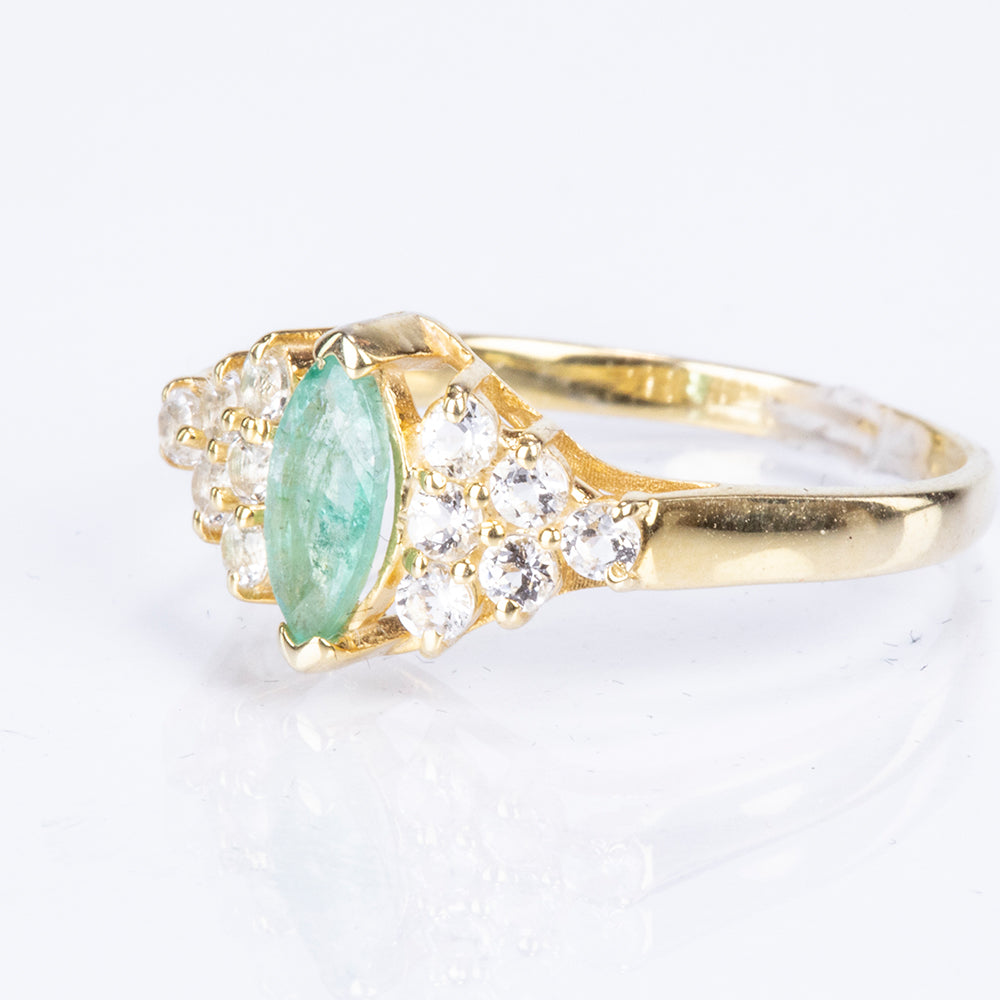 Anillo de Plata Bañada en Oro con Esmeralda de Brasil y Topacio Blanco 5 