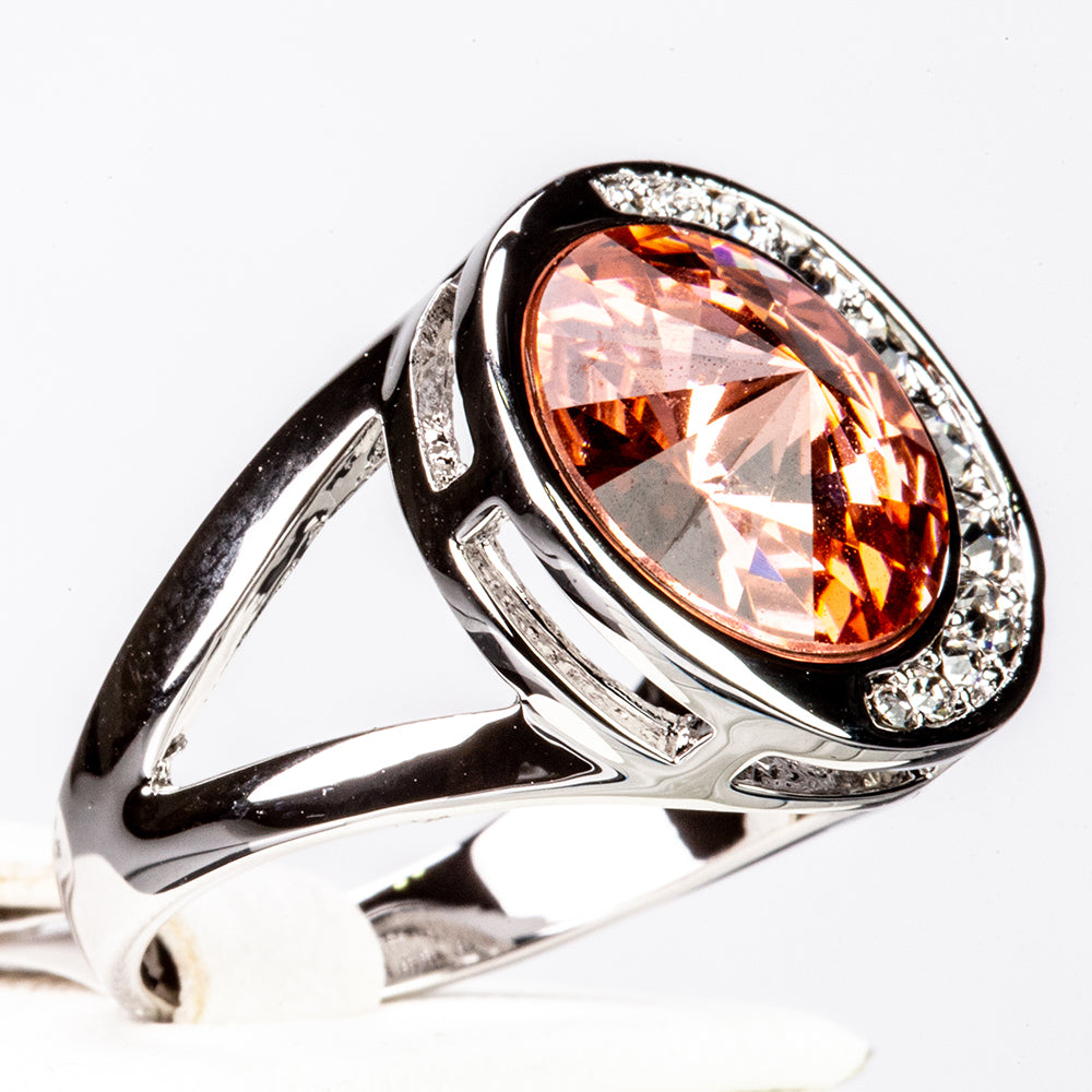 Anillo de Aleación Bañado en Oro Blanco con Cristal Emporia® Rojo 2 