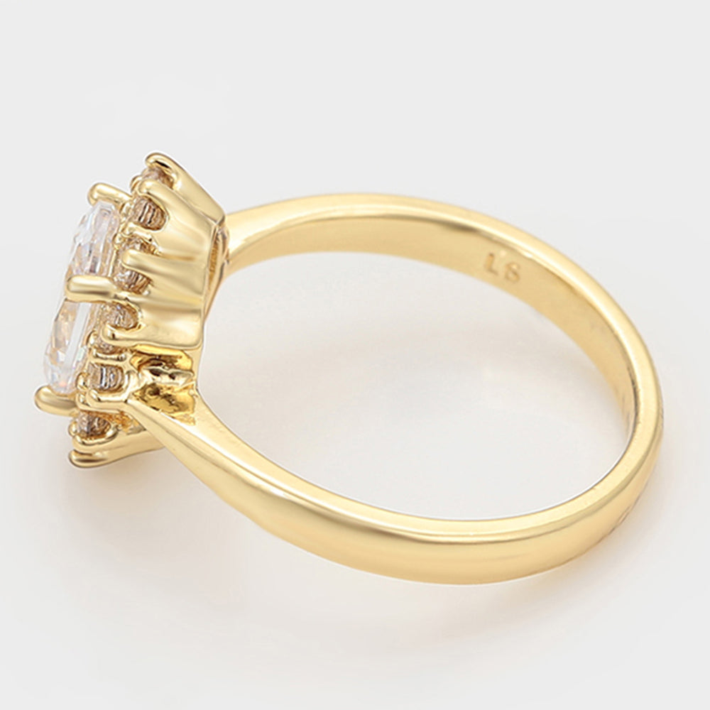 Anillo de Aleación Bañado en Oro con Cristal Emporia® Blanco 6 