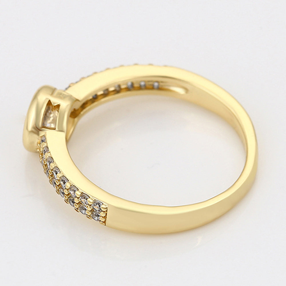 Anillo de Aleación Bañado en Oro con Cristal Emporia® Blanco 6 