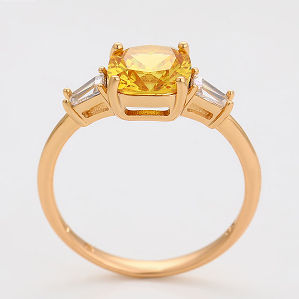 Anillo de Aleación Bañado en Oro con Cristal Emporia® Amarillo y Cristal Emporia® Blanco