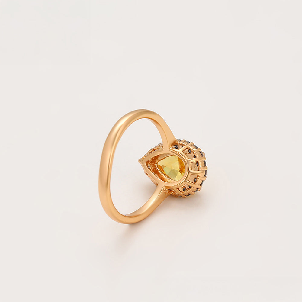 Anillo de Aleación Bañado en Oro con Cristal Emporia® Amarillo y Cristal Emporia® Blanco 5 