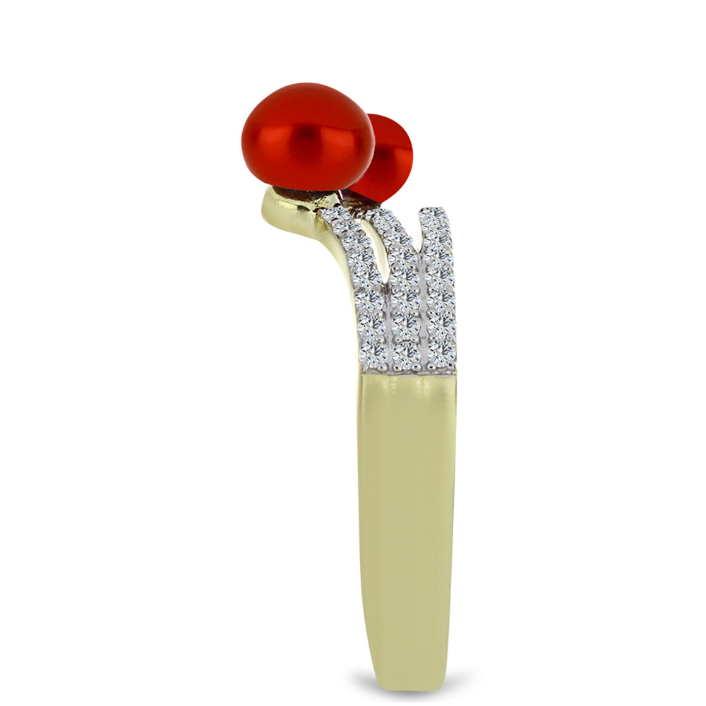 Anillo de Plata Bañada en Oro con Perla roja de río y Topacio Blanco