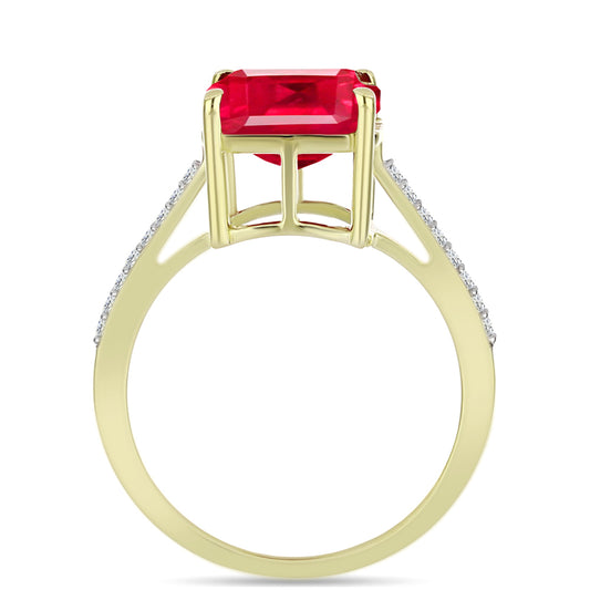 Anillo de Plata Bañada en Oro con Ágata Roja y Topacio Blanco