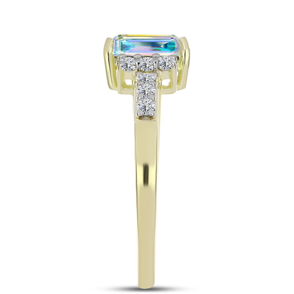 Anillo de Plata Bañada en Oro con Moisanita hielo y Topacio Blanco