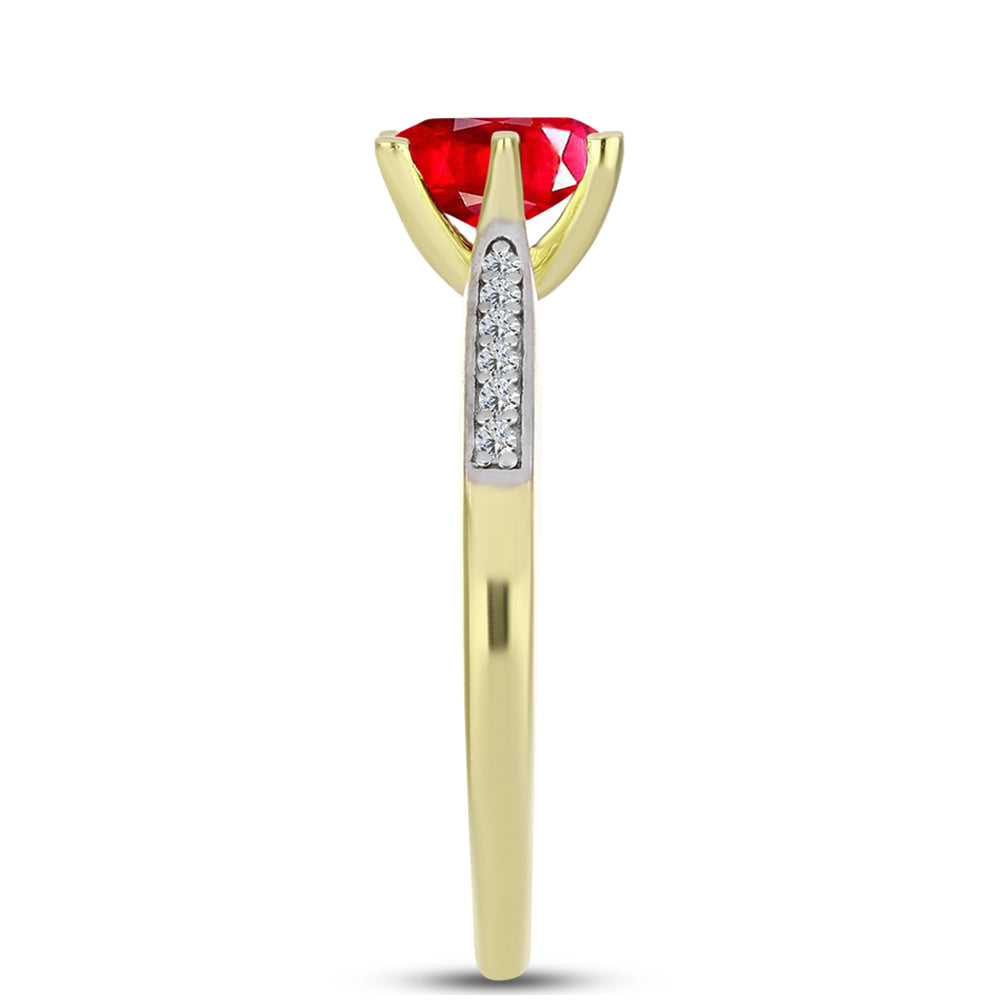 Anillo de Plata Bañada en Oro con Ágata Roja y Topacio Blanco