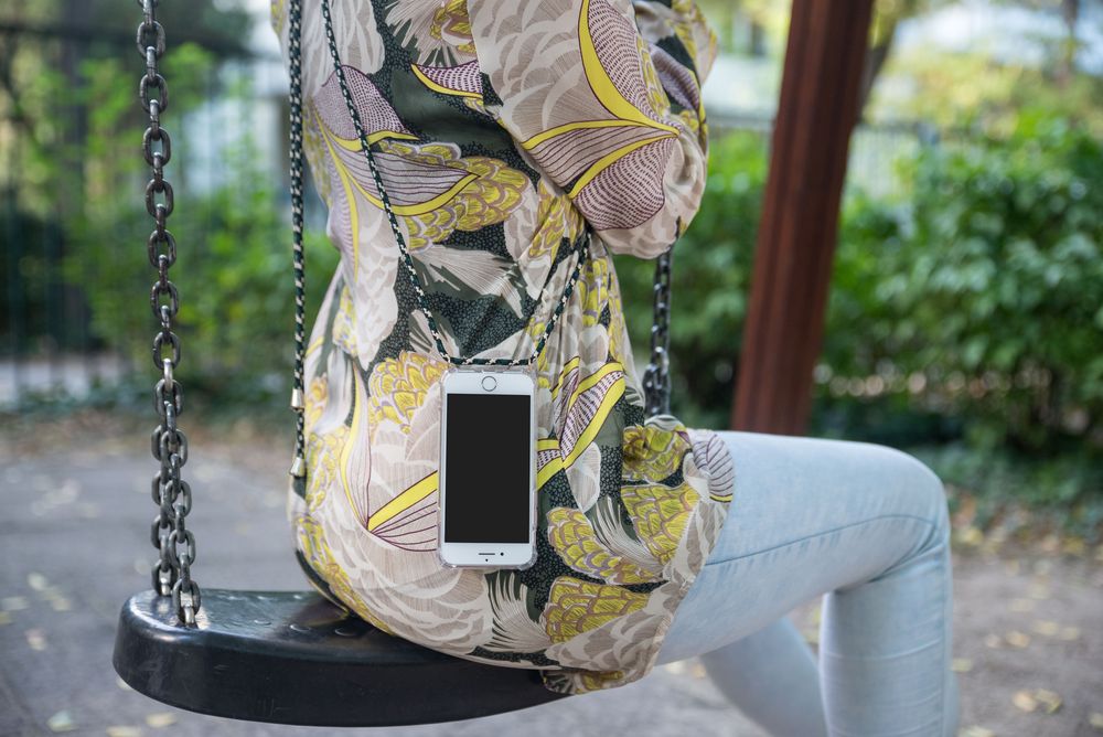 La funda para móvil HMH es transparente con múltiples collares para los móviles Samsung