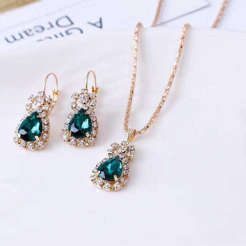 Conjunto de Aleación Bañado en Oro con Cristal Emporia® Verde ( Collar +Pendientes +Colgante ) 1 